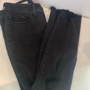 Women’s Black jeans size 10/30! Mid-rise Skinny!